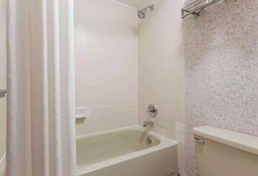 酒店 Ramada By Wyndham Portland