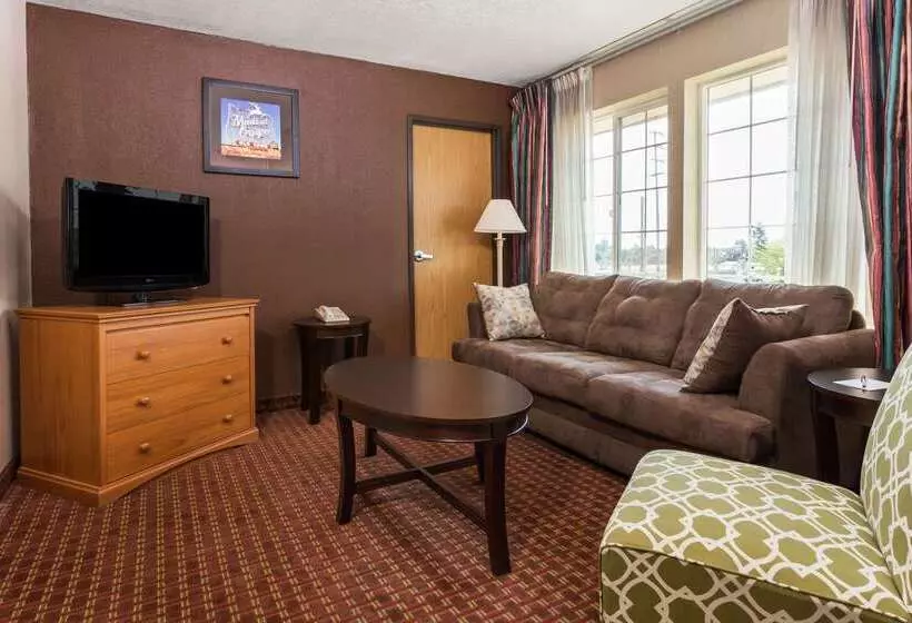 酒店 Ramada By Wyndham Portland