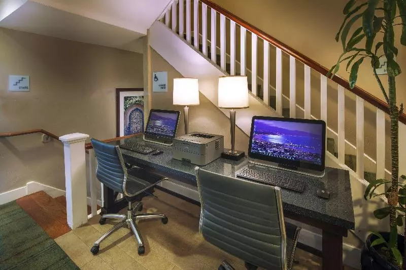 فندق Virginia Santa Barbara, Tapestry Collection By Hilton