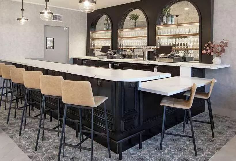 فندق Virginia Santa Barbara, Tapestry Collection By Hilton