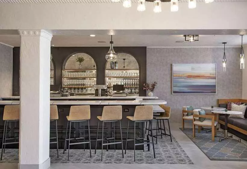 فندق Virginia Santa Barbara, Tapestry Collection By Hilton