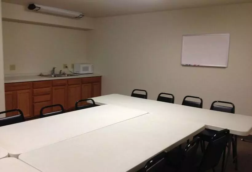 مُتل Homestead Inn