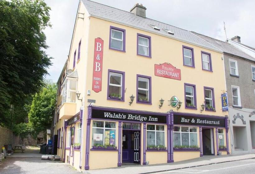 הוסטל Walsh's Bridge Inn