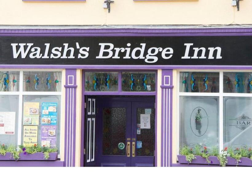 הוסטל Walsh's Bridge Inn