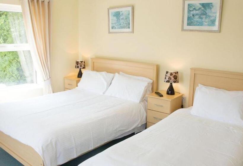 הוסטל Walsh's Bridge Inn