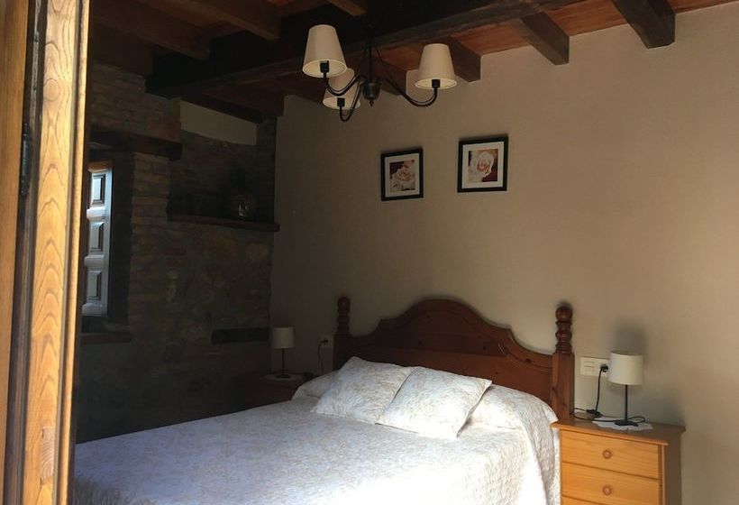 Apartamentos Rurales La Caviana