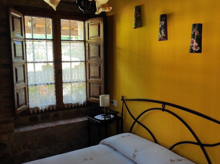 Apartamentos Rurales La Caviana