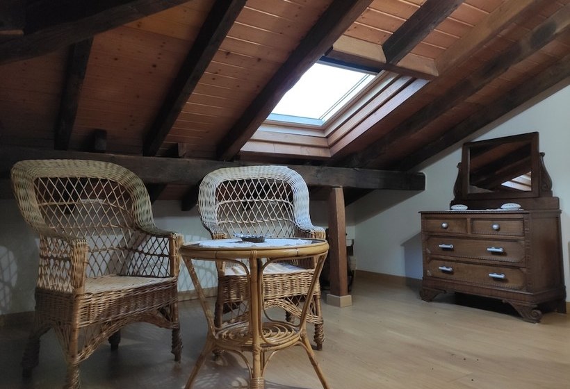 Apartamentos Rurales La Caviana