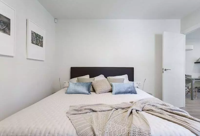Bcn Design Apartment With Portable Wifi