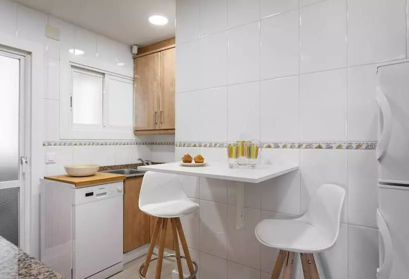 Bcn Design Apartment With Portable Wifi