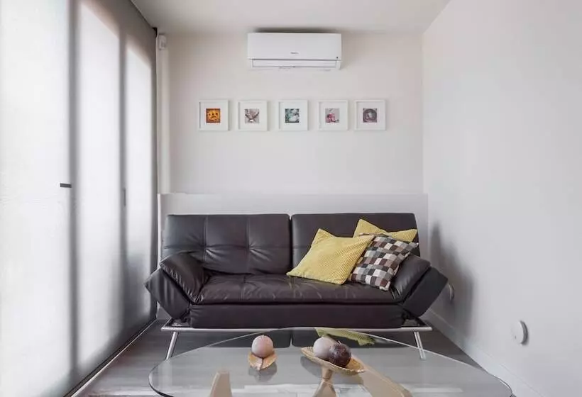 Bcn Design Apartment With Portable Wifi