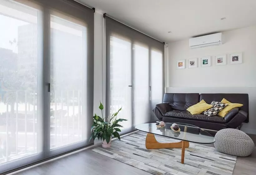 Bcn Design Apartment With Portable Wifi