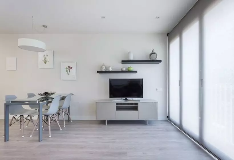 Bcn Design Apartment With Portable Wifi