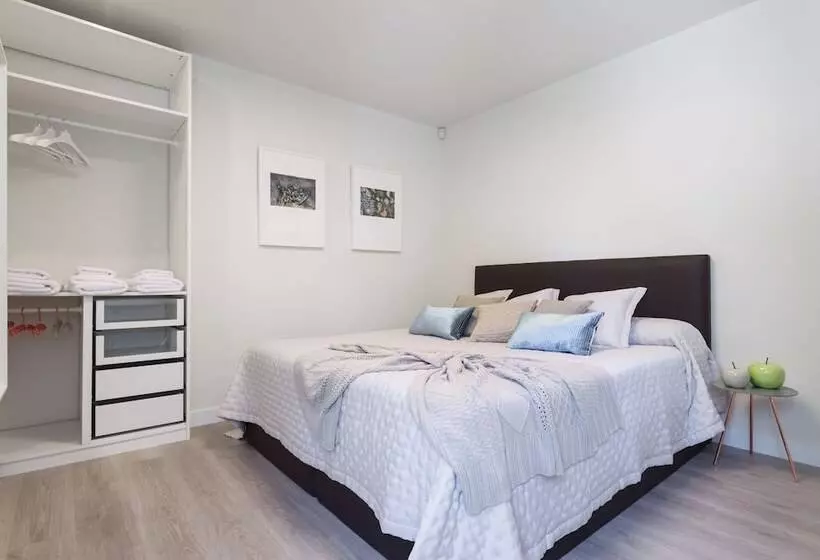 Bcn Design Apartment With Portable Wifi