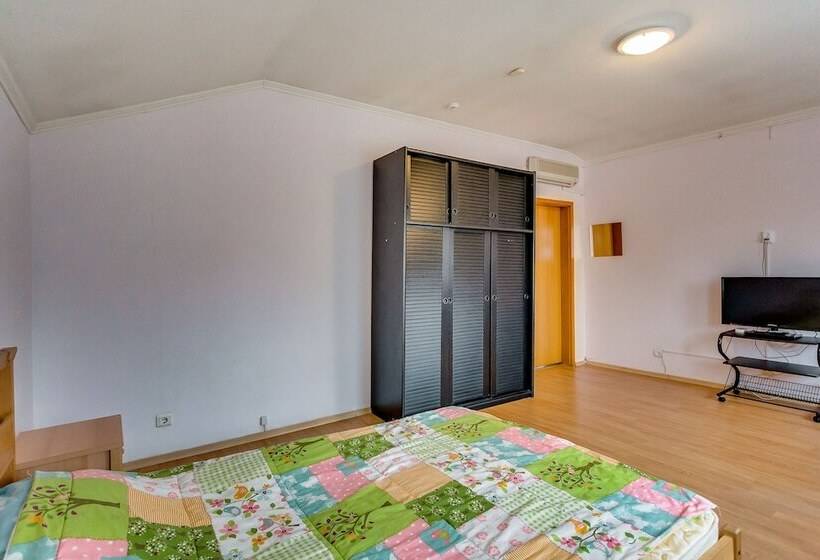 פנסיון Guest House Krepost