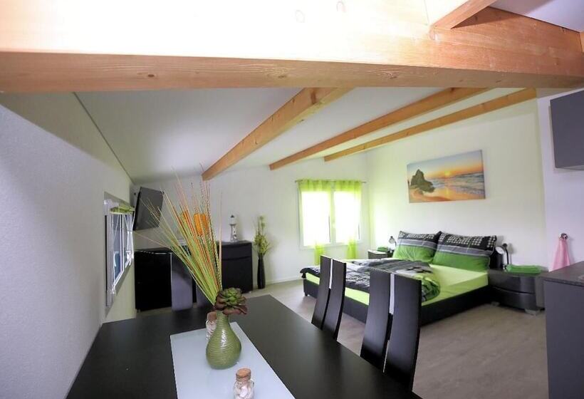 בית מלון כפרי Beachin