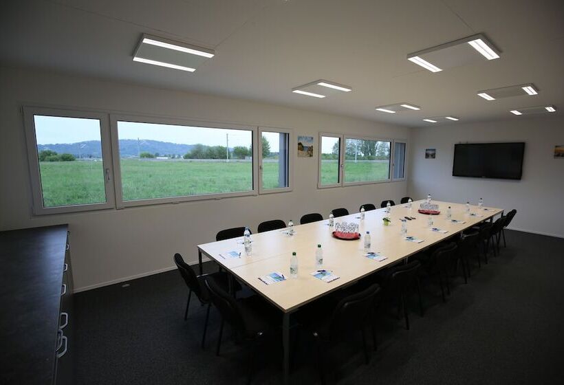 בית מלון כפרי Beachin