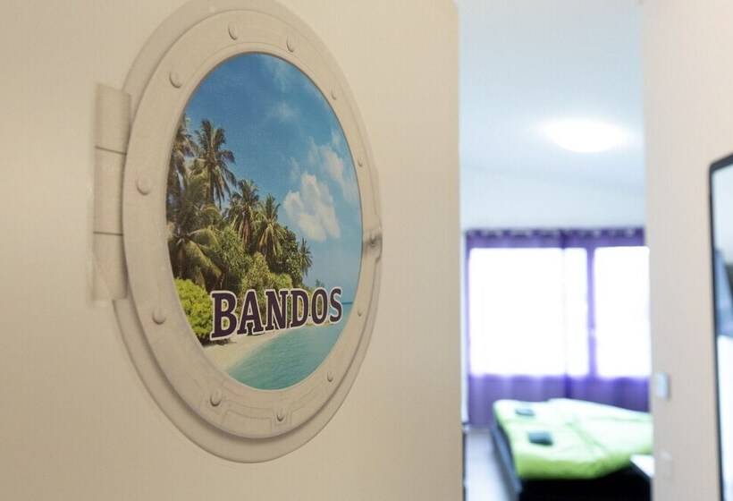 בית מלון כפרי Beachin