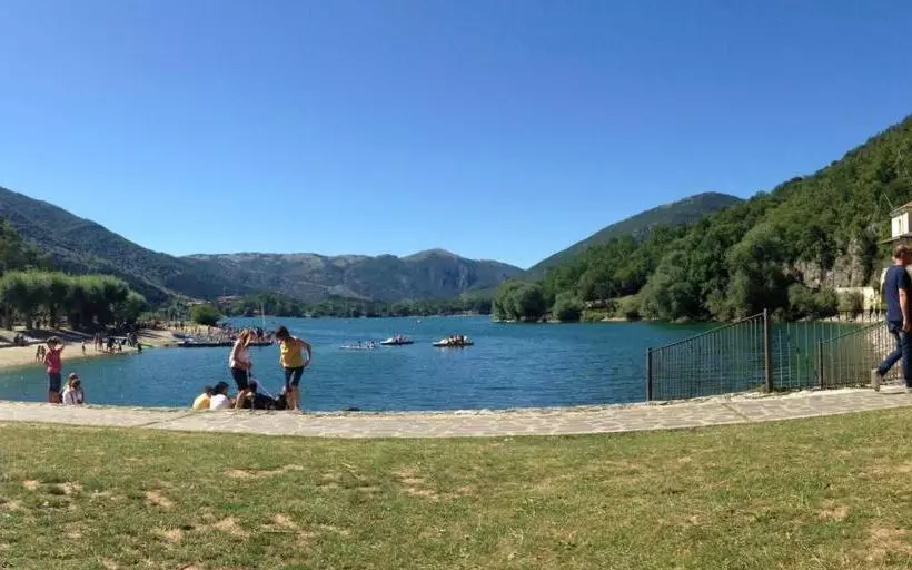 Majatalo La Locanda Del Lago Lucciola