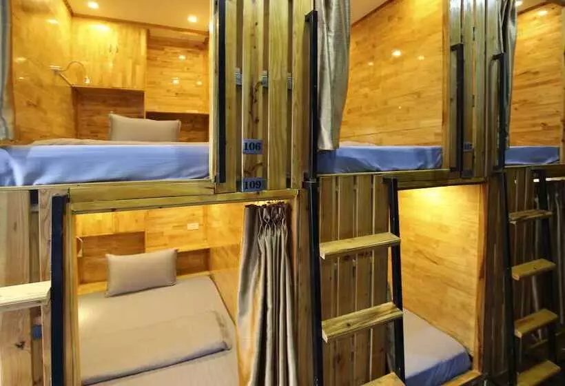 Catba Pod Hostel