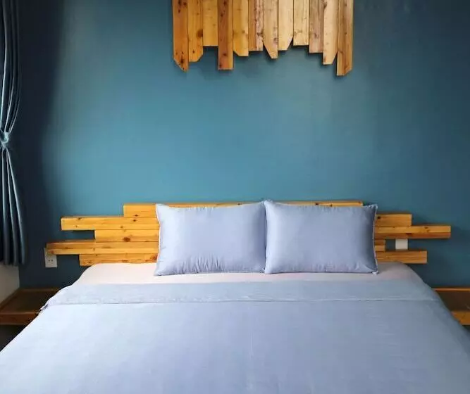Catba Pod Hostel