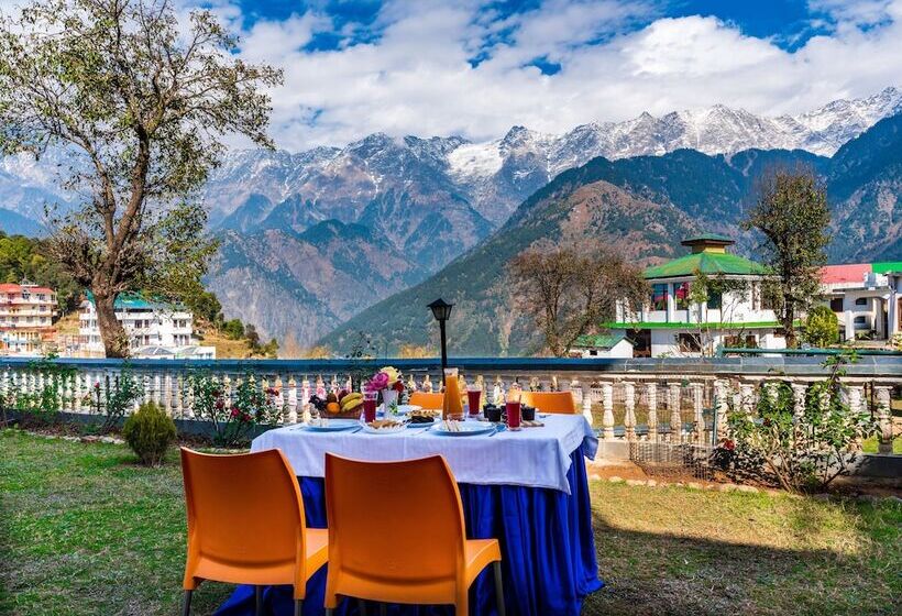 בית מלון כפרי Himgiri Resorts N Spa