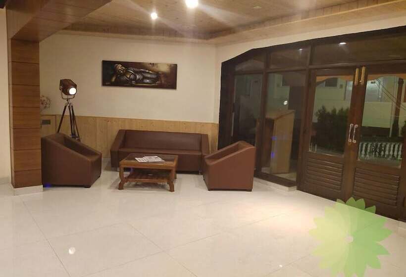 בית מלון כפרי Himgiri Resorts N Spa