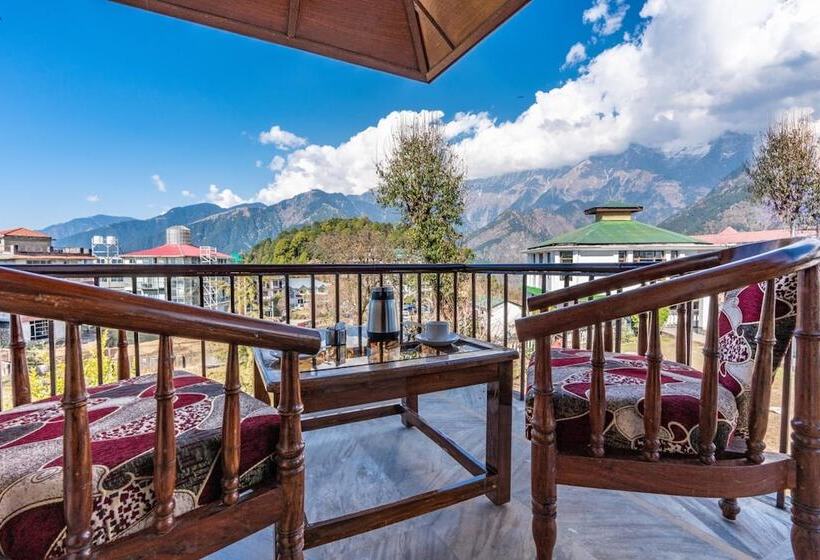 בית מלון כפרי Himgiri Resorts N Spa