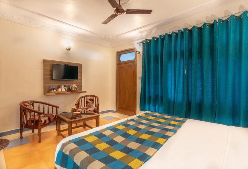 בית מלון כפרי Himgiri Resorts N Spa