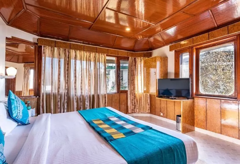 Hotelli Himgiri Resorts N Spa