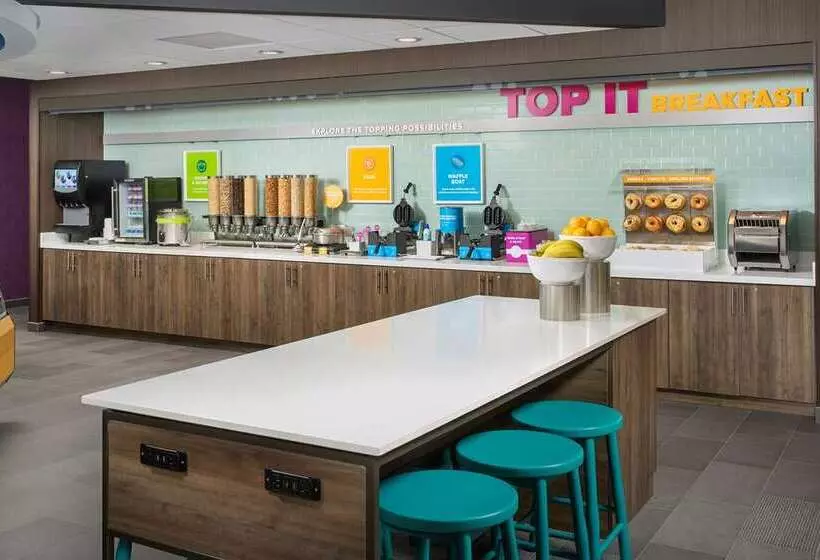 هتل Tru By Hilton Charlotte Airport Lake Pointe