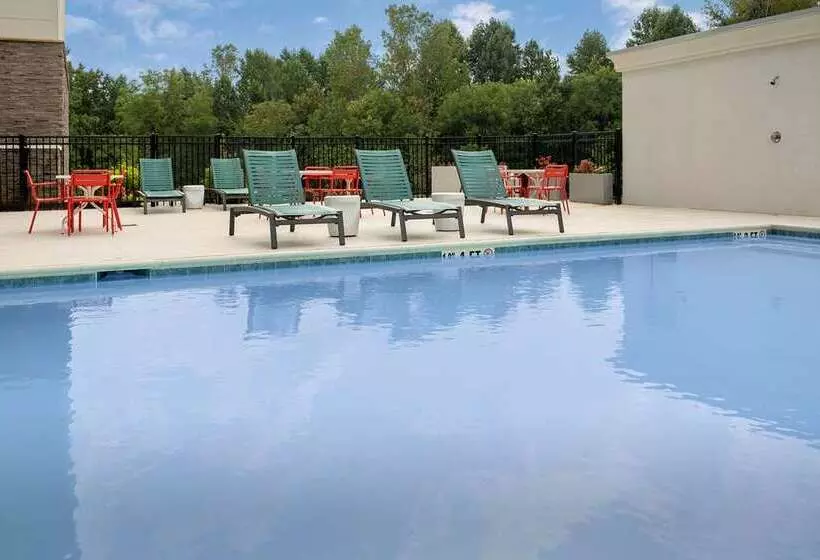 هتل Tru By Hilton Charlotte Airport Lake Pointe