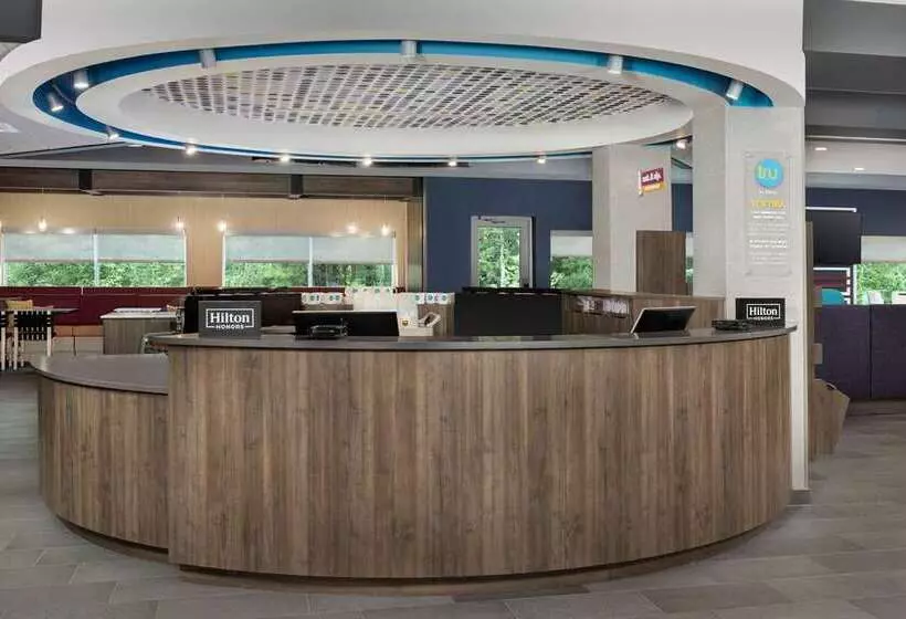 هتل Tru By Hilton Charlotte Airport Lake Pointe