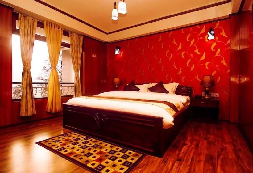 هتل Alpine Village Resort