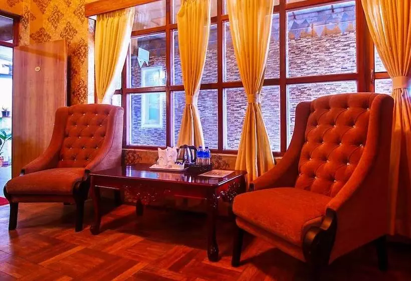 هتل Alpine Village Resort