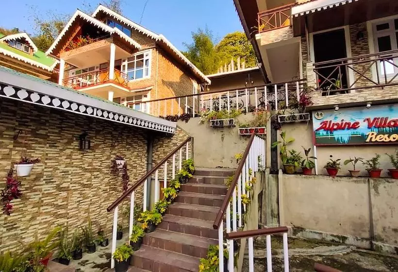 هتل Alpine Village Resort