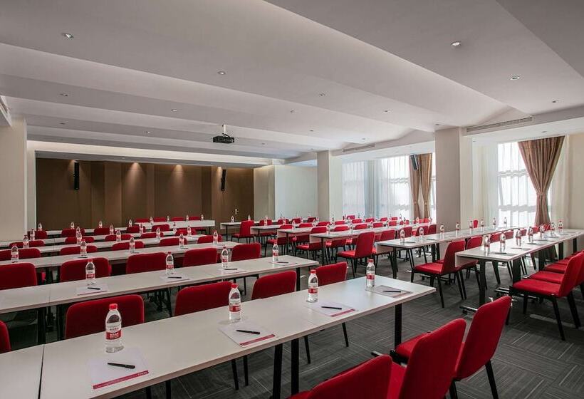 فندق Ramada By Wyndham Yangzhou Slender West Lake