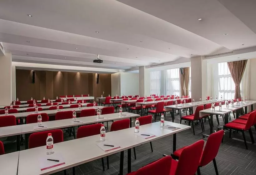 Hotelli Ramada By Wyndham Yangzhou Slender West Lake