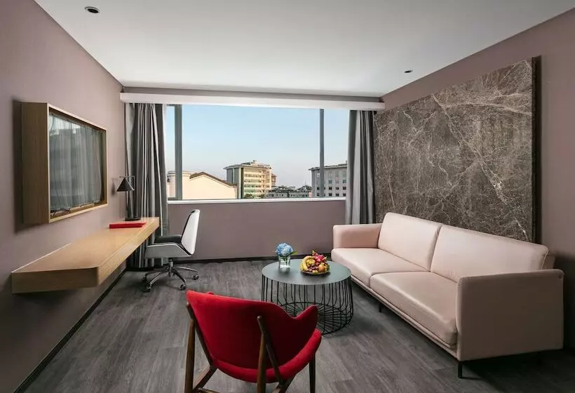 Hotelli Ramada By Wyndham Yangzhou Slender West Lake