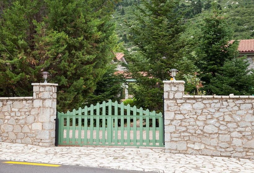 Utopia Mountain Chalet