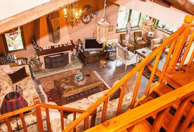 Utopia Mountain Chalet