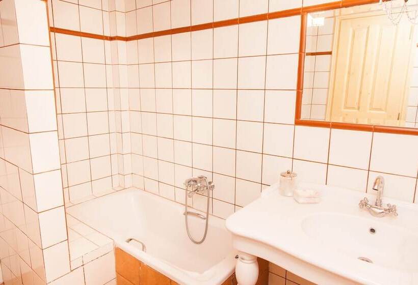 Utopia Mountain Chalet