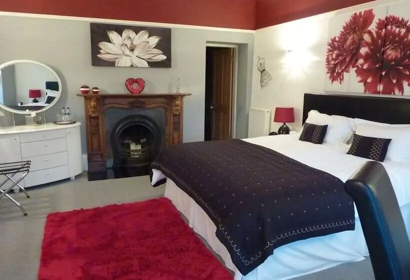 تختخواب و صبحانه Tyn Y Fron Country House
