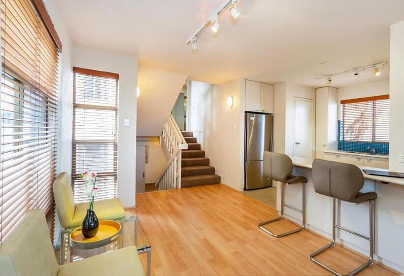 Como Mezzanine Retreat Executive Escapes