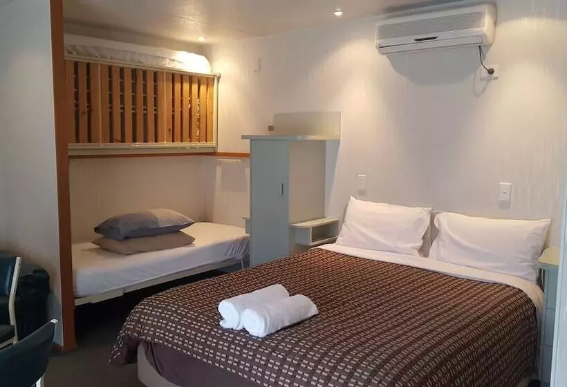 Hotelli Alexandra Tourist Park