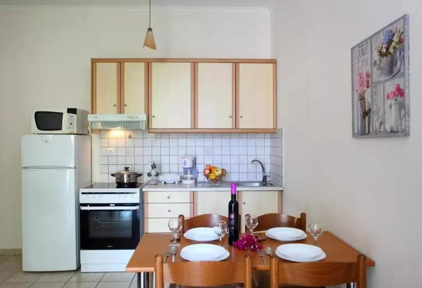 ホテル Apartments Avra
