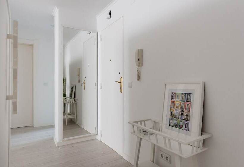 Light Filled Apartment, By Timecooler