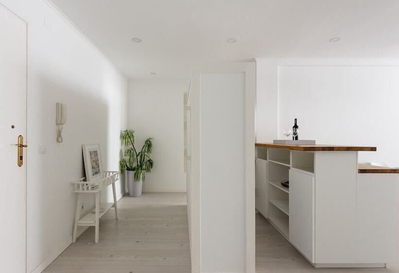 Light Filled Apartment, By Timecooler