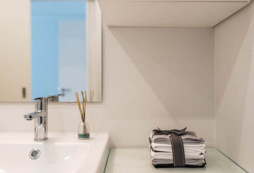 Light Filled Apartment, By Timecooler