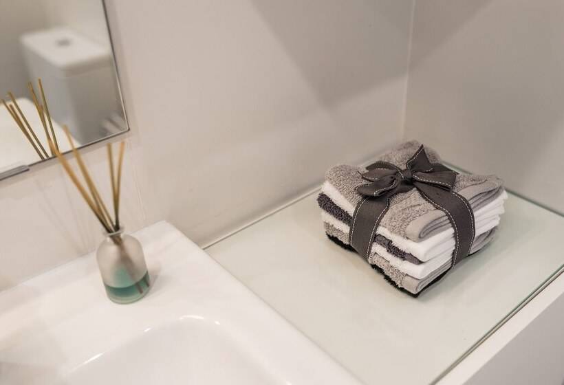 Light Filled Apartment, By Timecooler